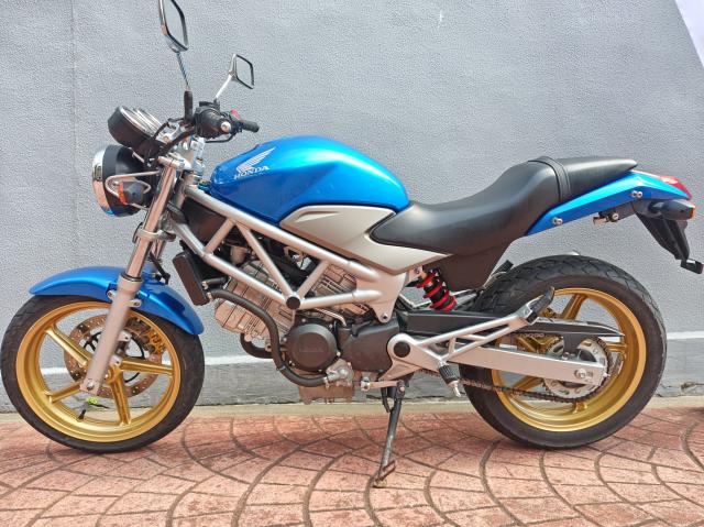 ホンダ　VTR250