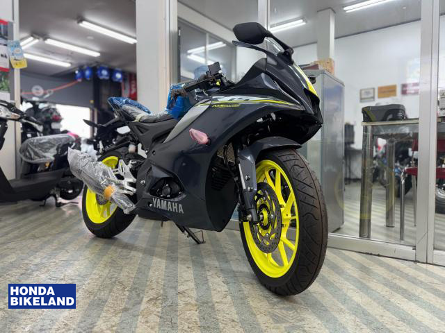 ヤマハ　YZF-R15