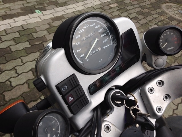 BMW R1100R
