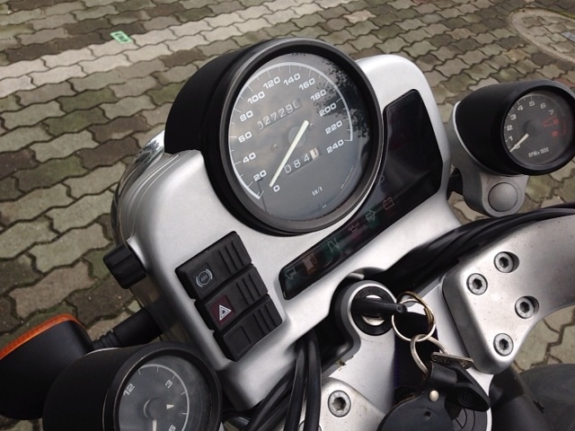 BMW R1100R