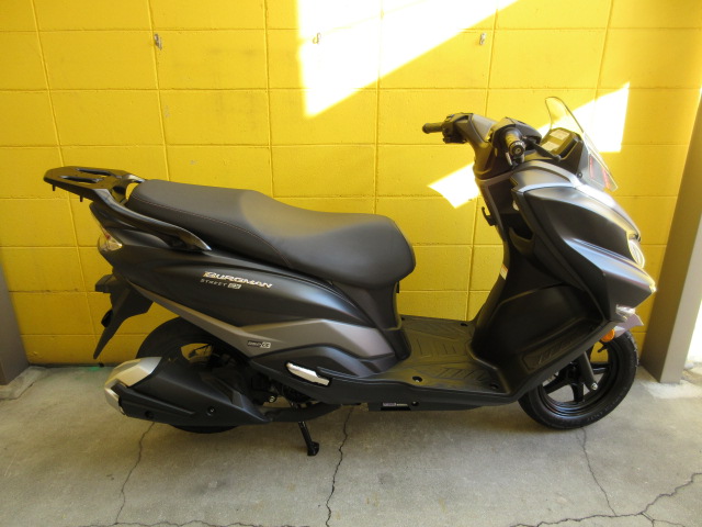 スズキ　バーグマン125