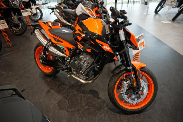 KTM　890 DUKE GP