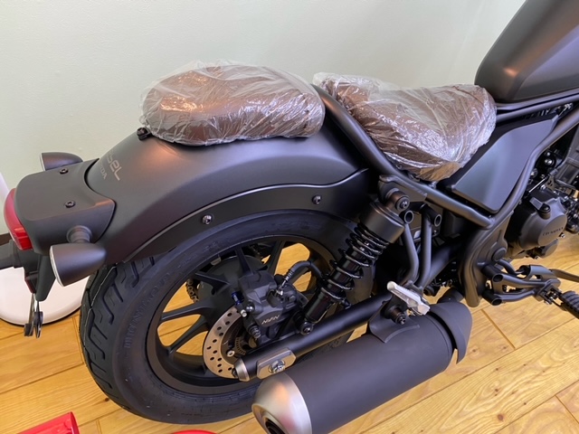 ホンダ レブル250 Sエディション タフでクールなスタイル レブルｓエディション 新車 二輪館 の在庫車両 新車 中古バイク検索エンジン ゲットバイク