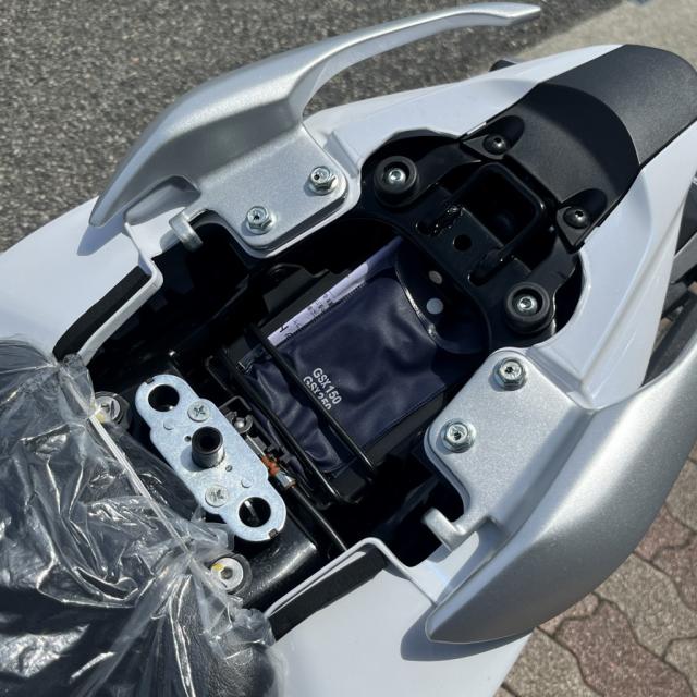 スズキ ジクサーSF250