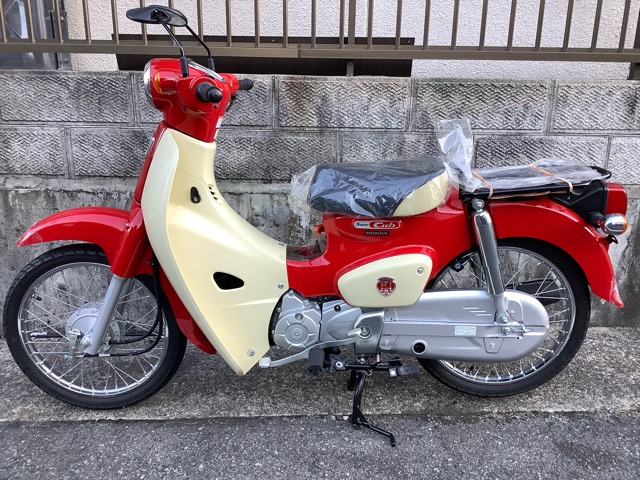 ホンダ スーパーカブ50 スーパーカブ 60周年記念限定車 ツジモトモータース の在庫車両 新車 中古バイク検索エンジン ゲットバイク