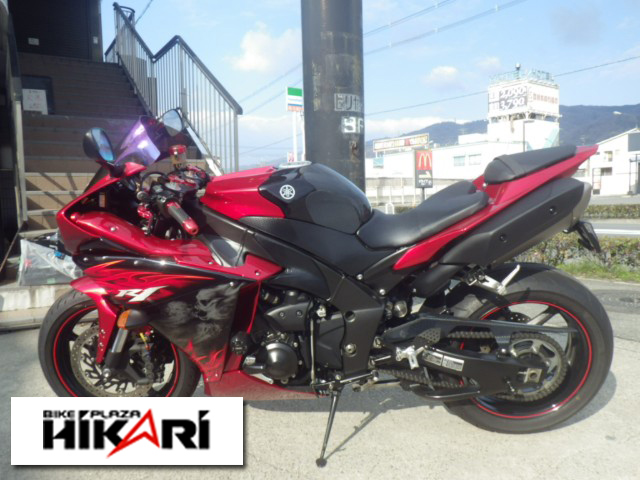 ヤマハ　YZF-R1