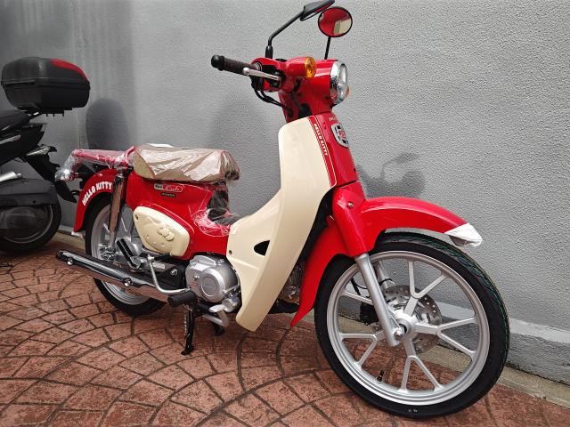  スーパーカブ110ハローキティモデル