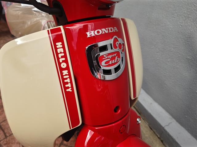  スーパーカブ110ハローキティモデル