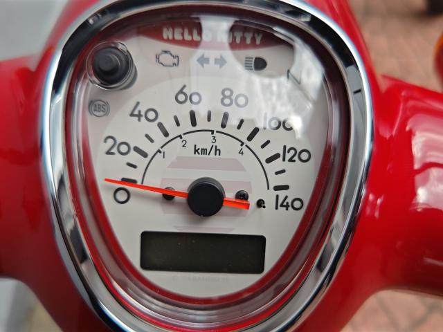  スーパーカブ110ハローキティモデル