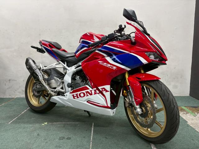 ホンダ　CBR250RR