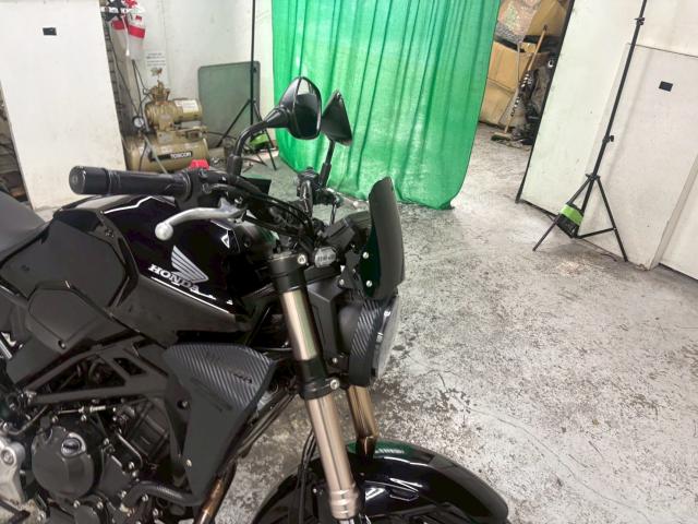 ホンダ CB250R