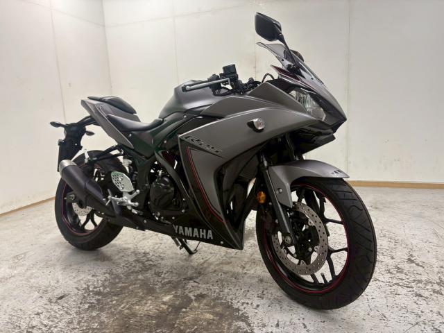 ヤマハ　YZF-R25