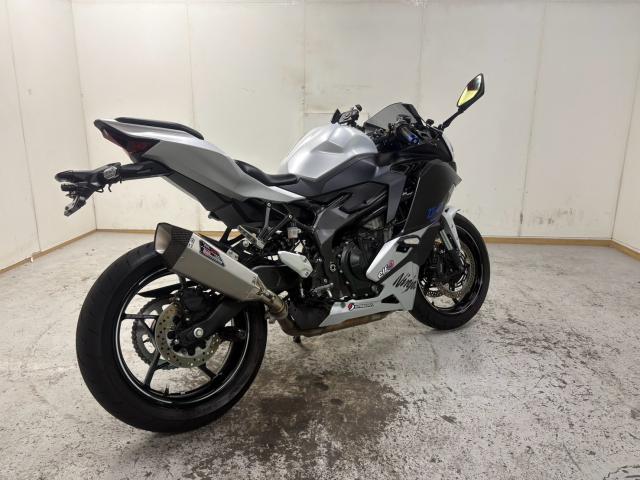 カワサキ Ninja ZX-4R SE