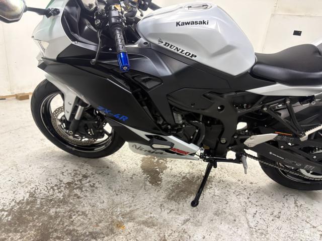 カワサキ Ninja ZX-4R SE