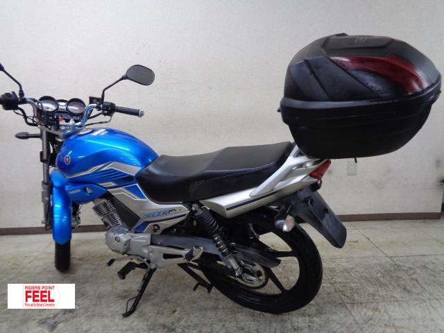 ヤマハ YBR125 キャブ車 リアボックス ディスクブレーキ 燃料計 丸目 ヤマハ YBR125 キャブ車 リアボックス ディスクブレーキ 燃料計 丸目