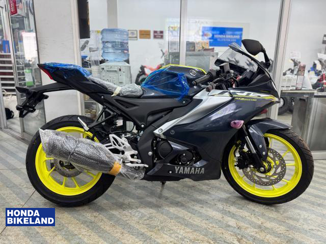 ヤマハ　YZF-R15