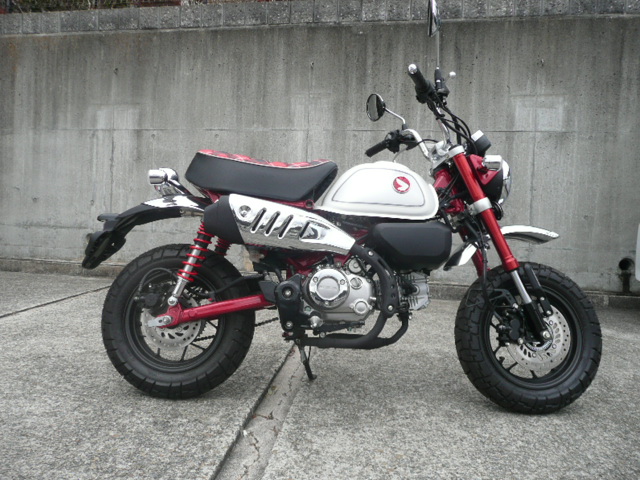　モンキー125　中古車　走行距離25㎞　ミレニアムレッド