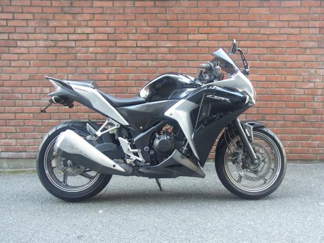 ホンダ　CBR250R