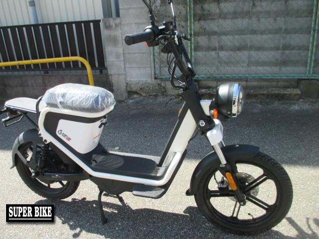電動 電動スクーター ＧＯＣＣＩＡ ＧＥＶ６００ ホワイト - スーパー ...