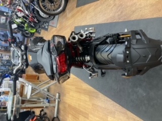 ベネリ TNT125