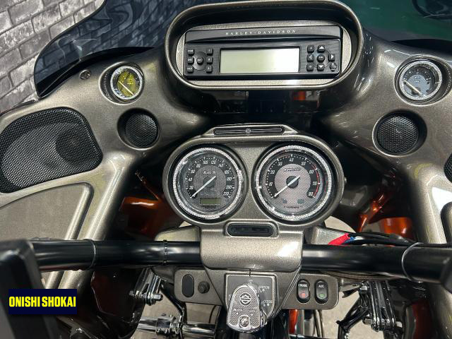 ハーレーダビッドソン CVO FLTRXSE ロードグライドカスタム