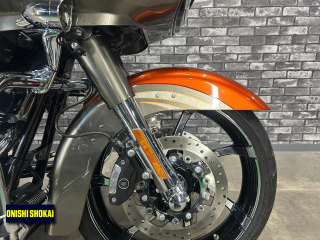 ハーレーダビッドソン CVO FLTRXSE ロードグライドカスタム