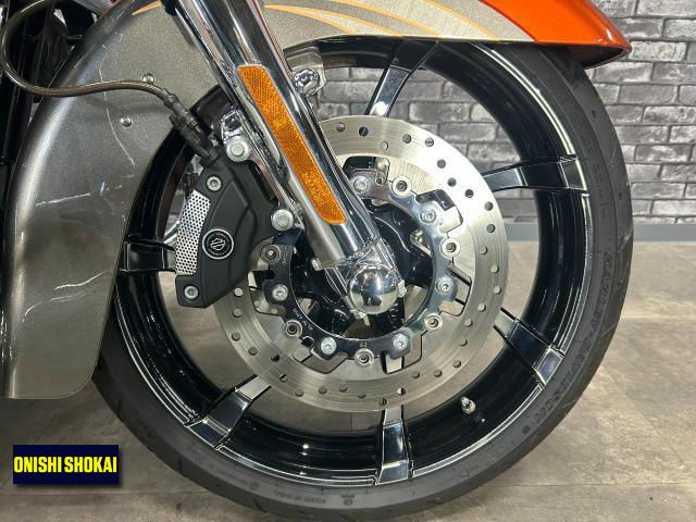 ハーレーダビッドソン CVO FLTRXSE ロードグライドカスタム