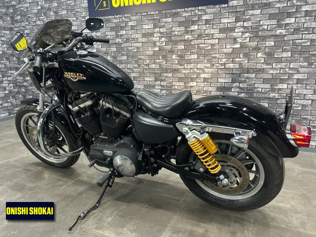 ハーレーダビッドソン XL883R