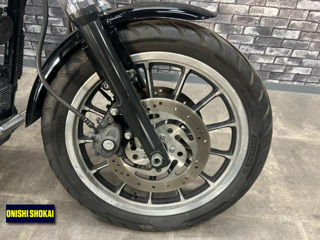 ハーレーダビッドソン XL883R