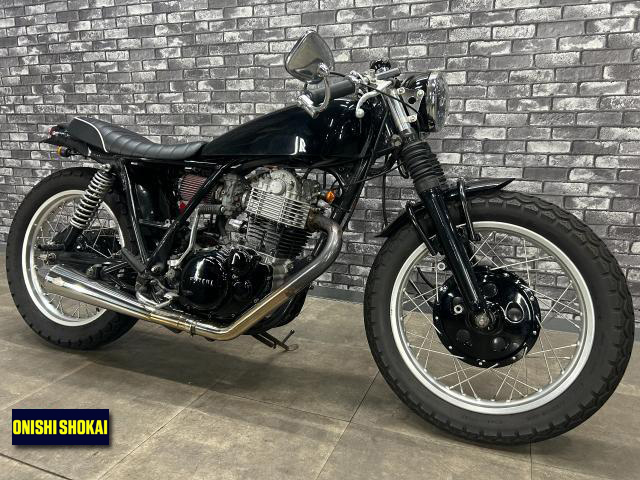 ヤマハ SR400 グッズマフラー セパハン 社外エアクリ 社外タンク