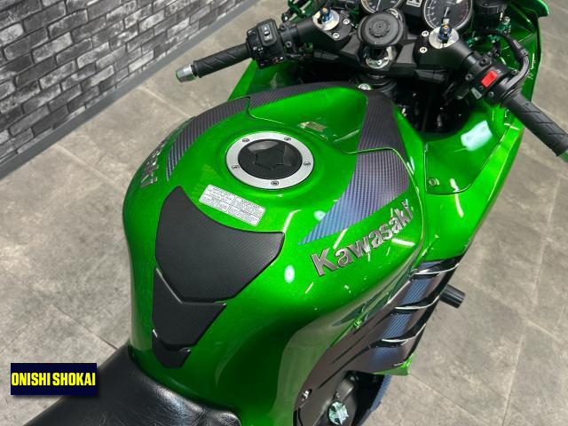 カワサキ Ninja ZX-14R シングルシートカバー エンジン