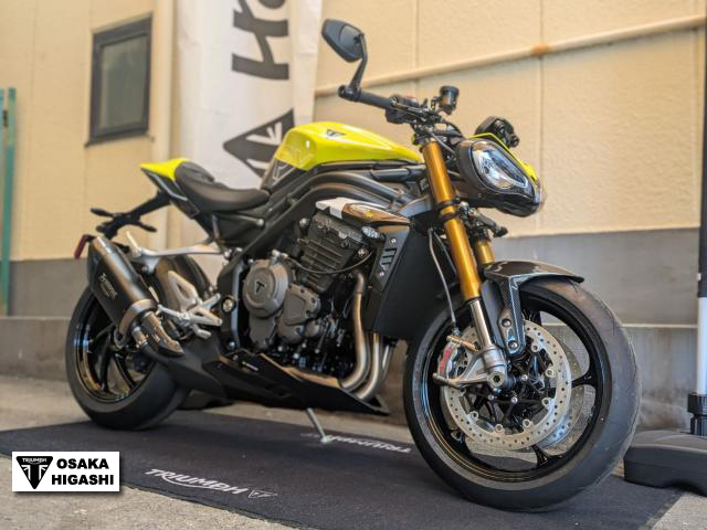 トライアンフ　スピードトリプル1200RX