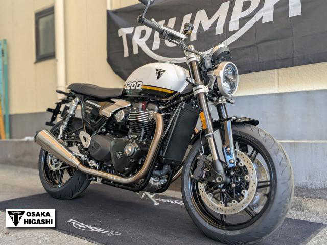 トライアンフ　スピードツイン1200