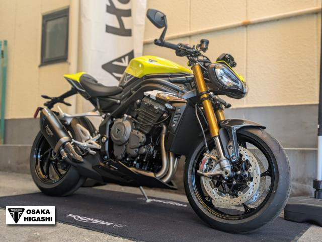トライアンフ　スピードトリプル1200RX