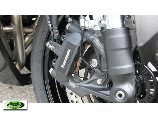 カワサキ Ninja ZX-4R SE メタリックマットグラフェンスチールグレー