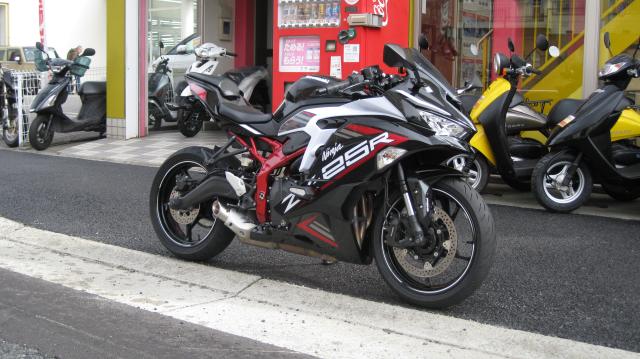 カワサキ　Ninja ZX-25R SE
