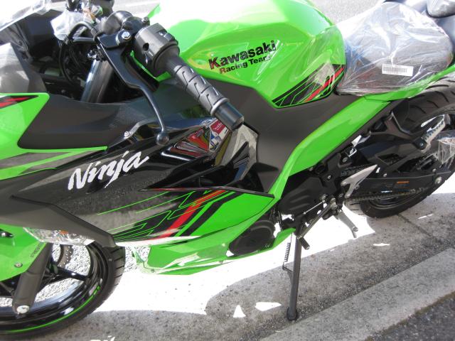  Ninja 250　2024最新モデル