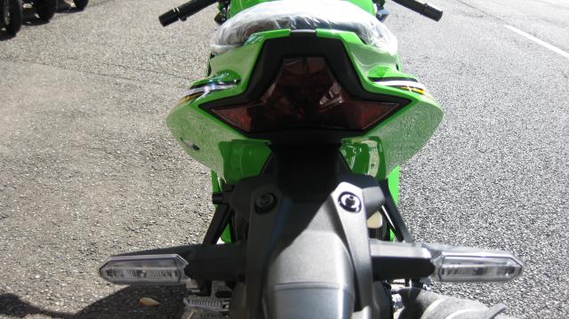 カワサキ Ninja ZX-4RR
