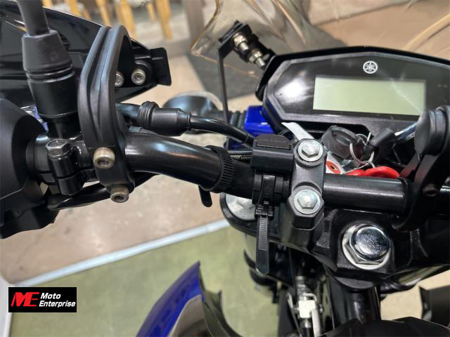 ヤマハ FZ25