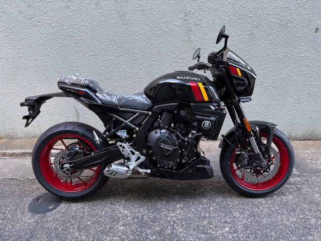 スズキ　GSX-8TT
