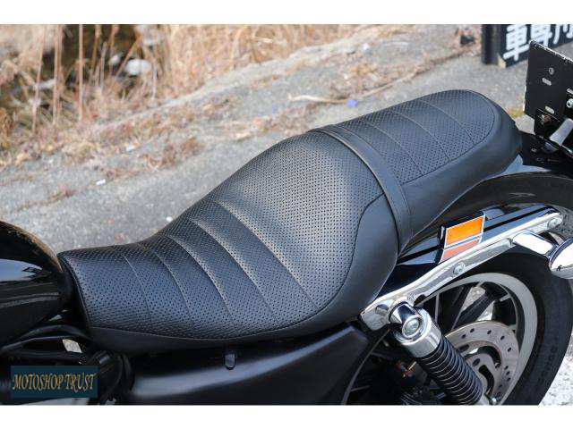 ハーレーダビッドソン XL883R