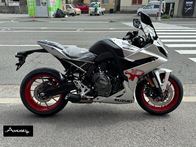 スズキ　GSX-8R