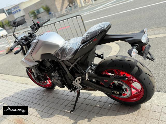 スズキ GSX-8S