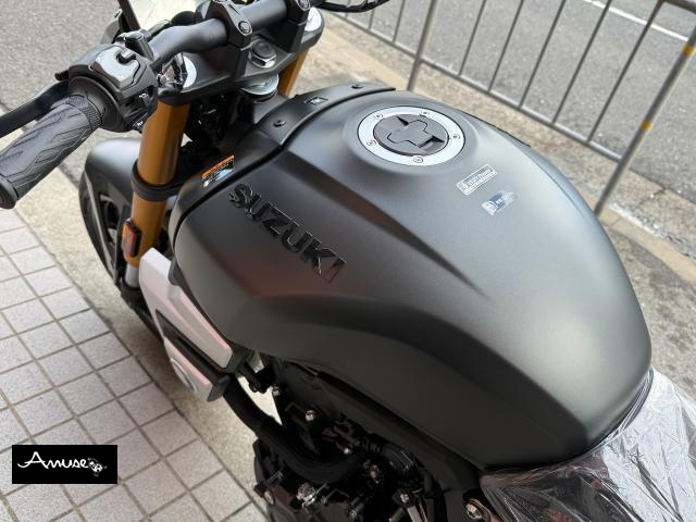スズキ GSX-8T