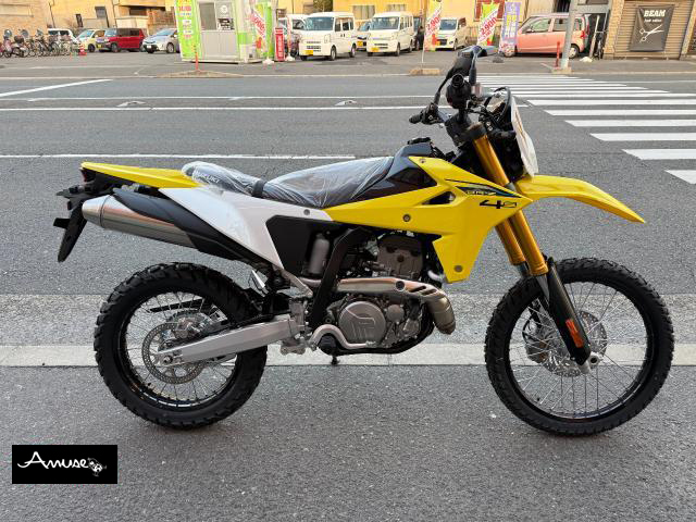 スズキ　DR-Z4S